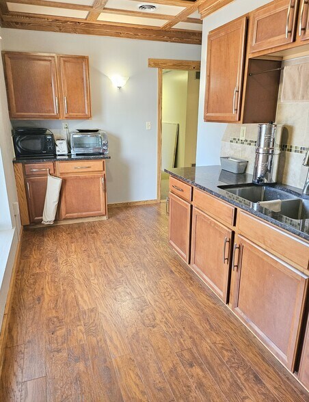 More Photos Of 662 New Castle Rd, Butler Office For Sale