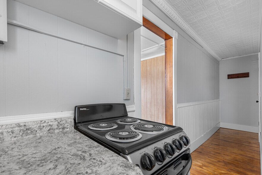 More Photos Of 4 Elm St, Lancaster Apartments For Sale