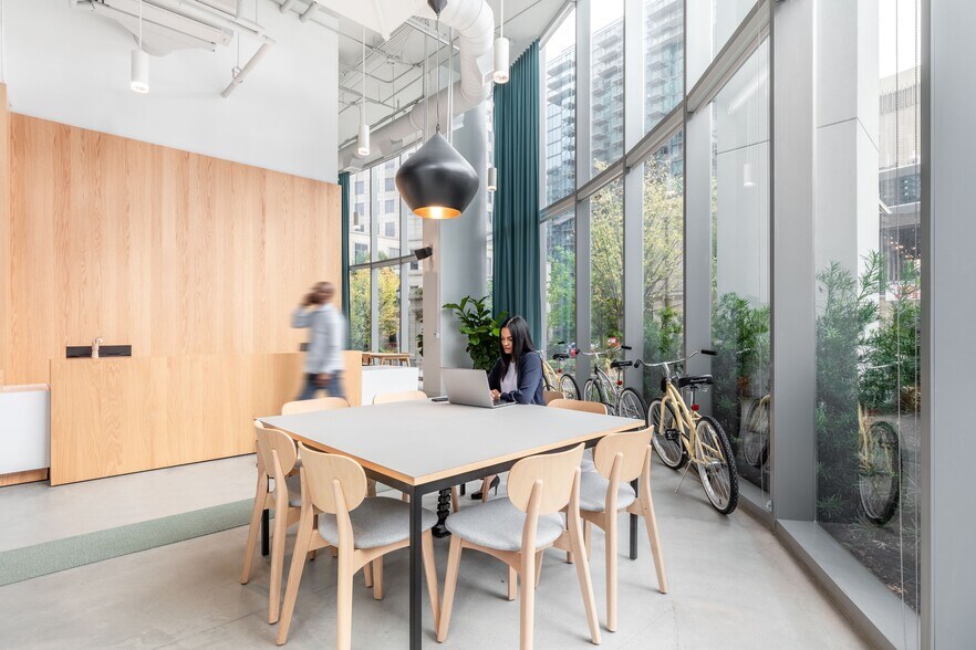 More Photos Of 3372 Peachtree Rd NE, Atlanta Coworking Space