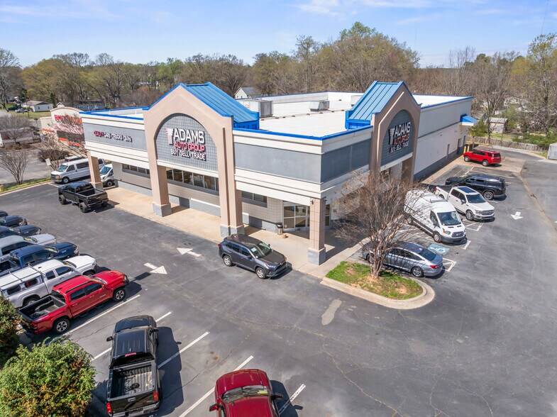 More Photos Of 520 E Trade St, Dallas Auto Dealership For Sale