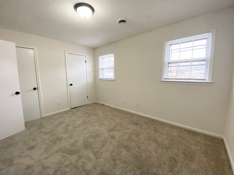 More Photos Of 1127 Rutherford Rd, Greenville Apartments For Sale