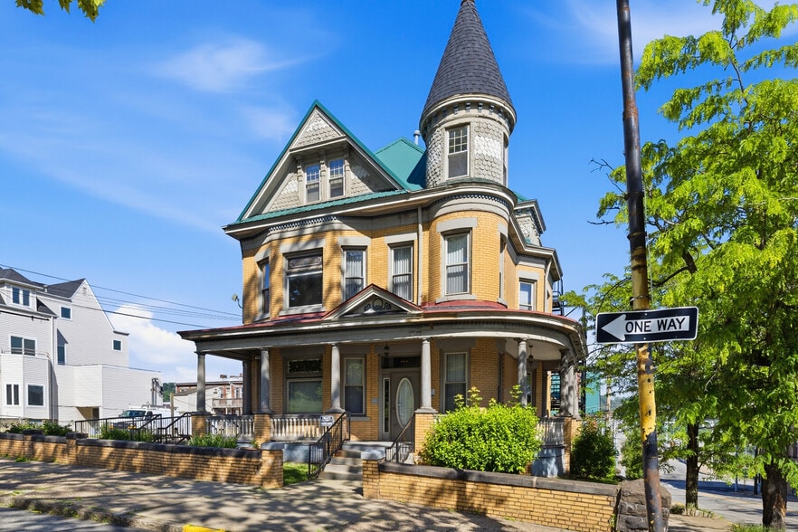 Primary Photo Of 101 W 9th Ave, Homestead Office For Sale