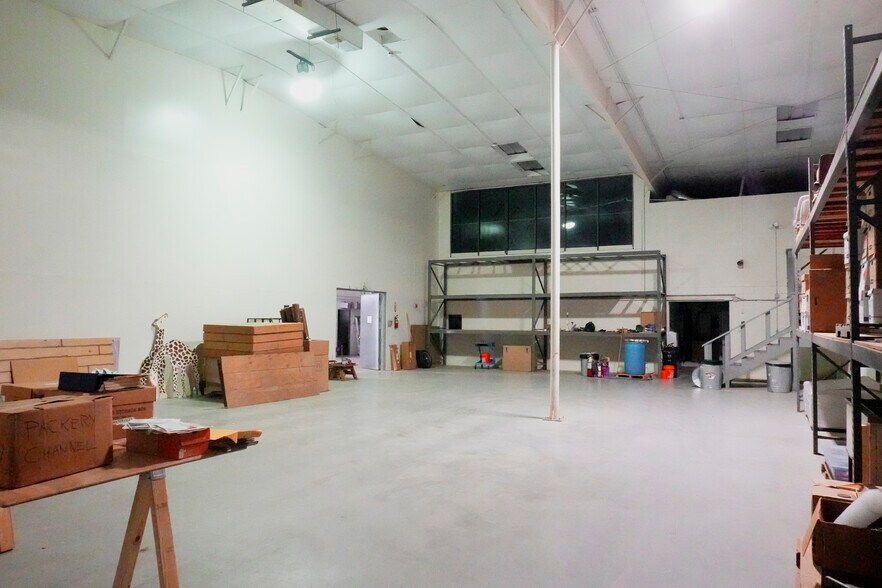 More Photos Of 3117 Cabaniss Pky, Corpus Christi Manufacturing For Sale