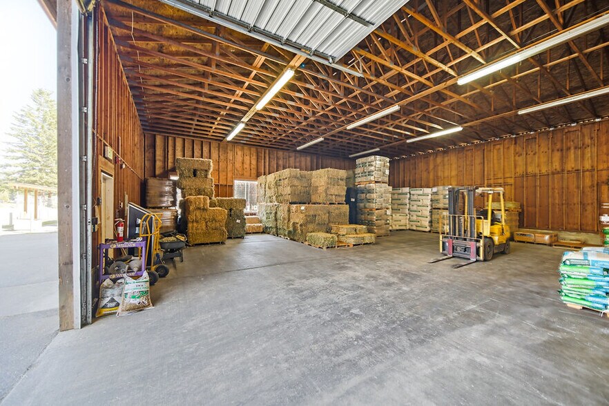 More Photos Of 461 NE Old Belfair Hwy, Belfair Storefront Retail Office For Sale