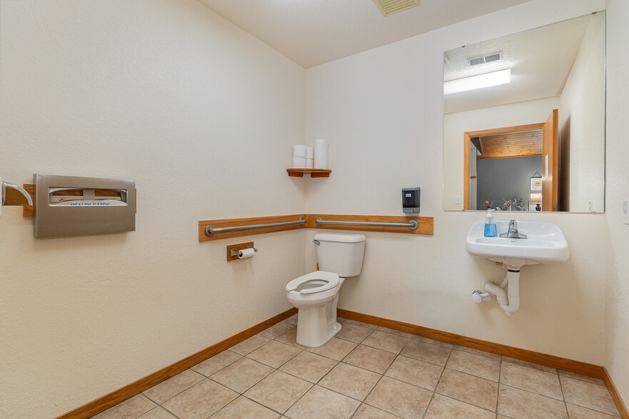 More Photos Of 635 N Center Rd, Saginaw Office For Sale