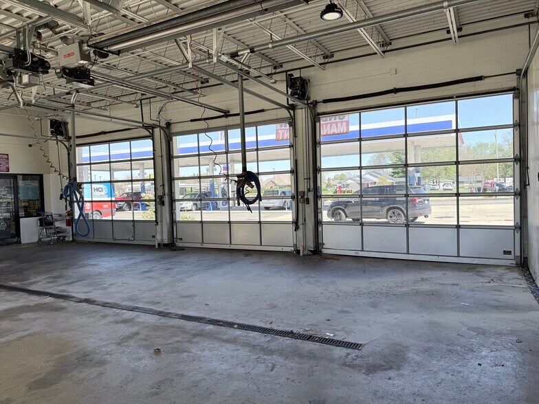 More Photos Of 560 N State Road 135, Greenwood Flex For Lease
