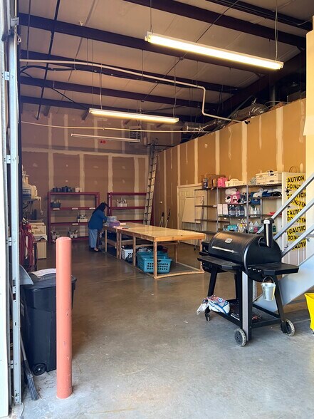 More Photos Of 2239 Whitten Rd, Memphis Light Distribution For Sale