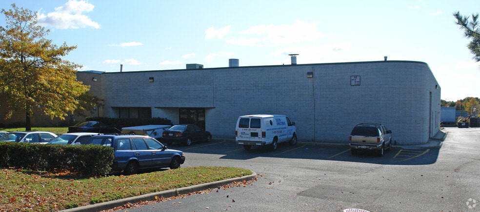 Primary Photo Of 80 Keyland Ct, Bohemia Manufacturing For Lease
