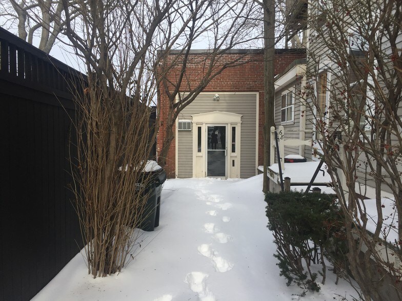 More Photos Of 66-68 Pleasant St, Newburyport Storefront Retail Office For Lease