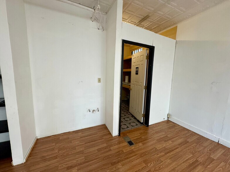 More Photos Of 3395 Bailey Ave, Buffalo Storefront Retail Residential For Lease