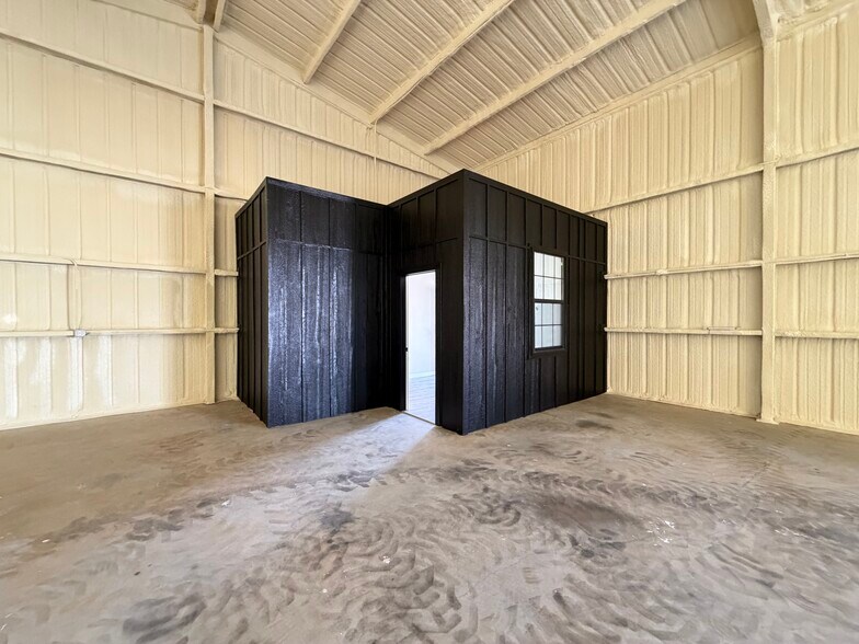 More Photos Of 5790 Rendon Bloodworth Rd, Fort Worth Industrial For Lease