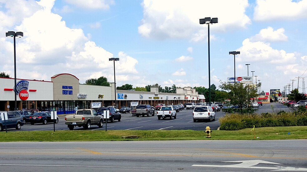 More Photos Of 10968 Dixie Hwy, Louisville Unknown For Lease