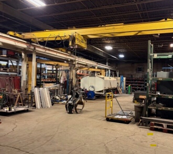 More Photos Of 103 N 12 St, Gladstone Warehouse For Sale