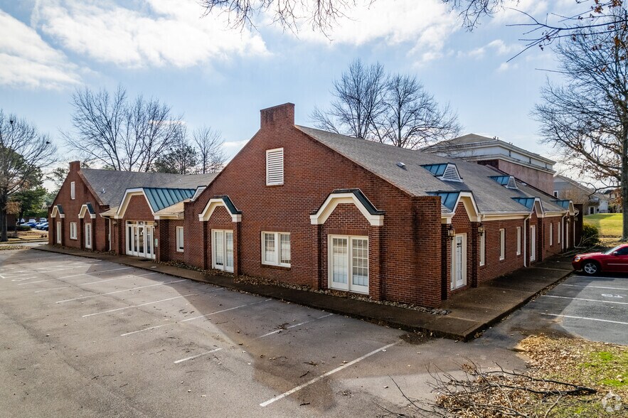 Primary Photo Of 6605 Stage Rd, Memphis Medical For Sale