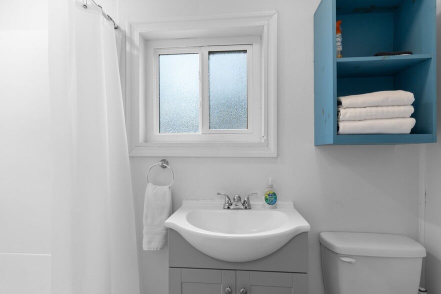 More Photos Of 33 Vance Ave, Black Mountain Apartments For Sale