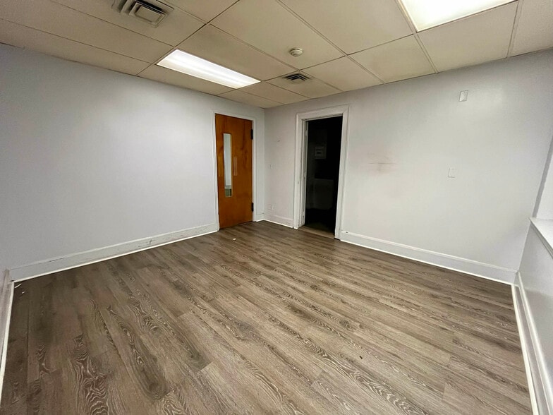 More Photos Of 1107 Maryland Ave, Baltimore Flex For Sale