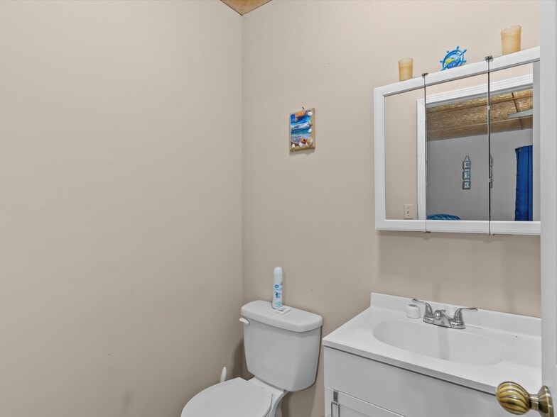 More Photos Of 901 Haven Dr, Dothan Flex For Sale