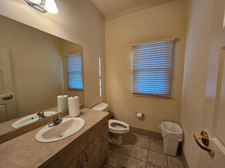 More Photos Of 32 Church St, Flemington Office Residential For Lease