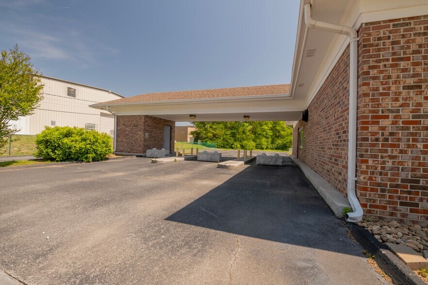 More Photos Of 2020 Mack Smith Rd, Rossville Bank For Sale