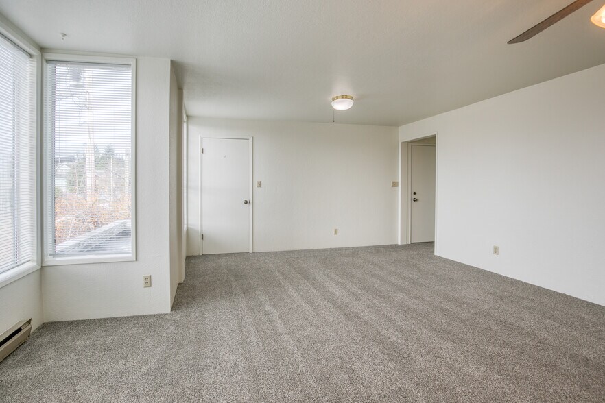 More Photos Of 208 N H St, Aberdeen Office For Sale