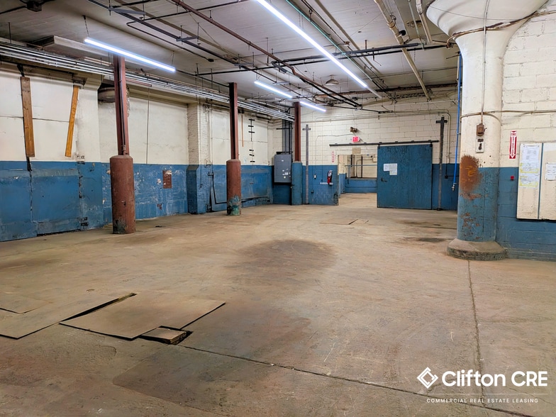 More Photos Of 19-37 Delaware Ave, Passaic Warehouse For Lease