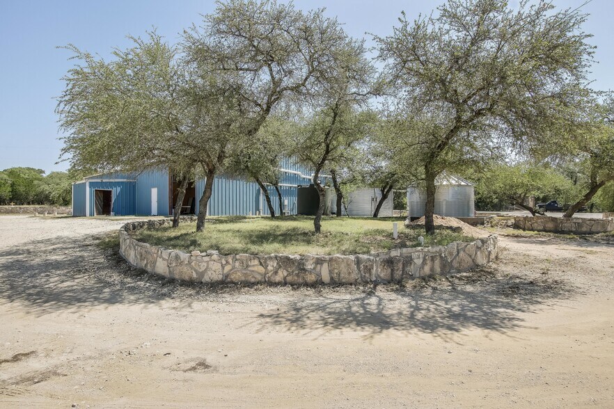 More Photos Of 3500 Lohmans Ford Rd, Lago Vista Warehouse For Sale