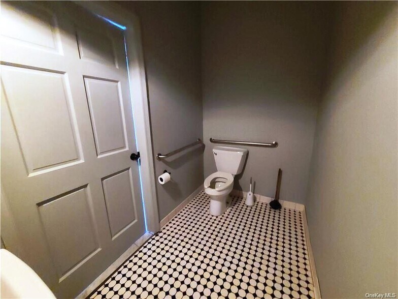 More Photos Of 1 Horseshoe Lake Rd, Kauneonga Lake Restaurant For Sale