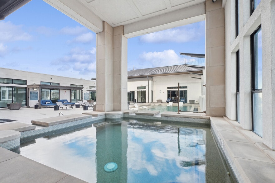 More Photos Of 2800 Kirby Dr, Houston Apartments For Lease