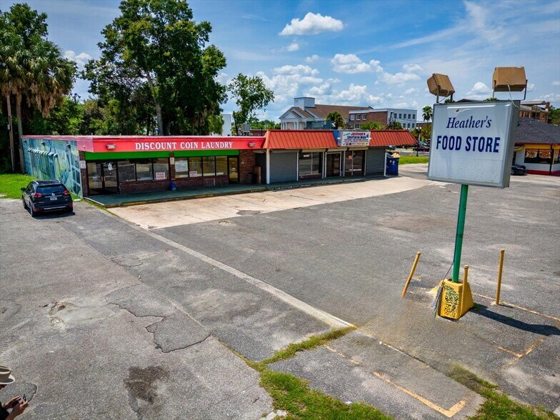 More Photos Of 20 E 9th St, Jacksonville Freestanding For Lease