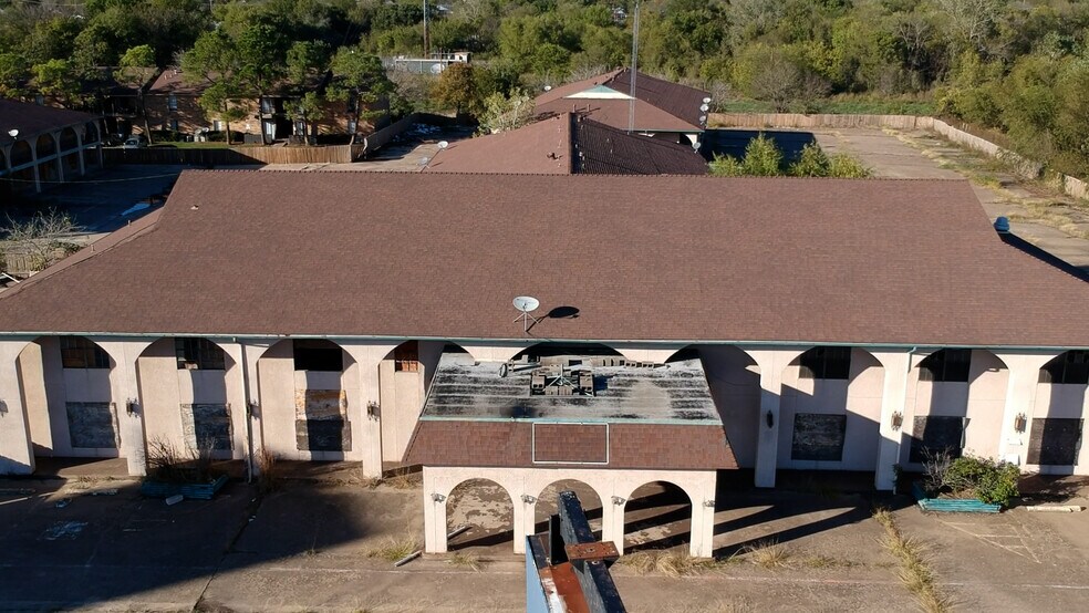 More Photos Of 1216 Interstate Highway 30, Greenville Hotel For Sale