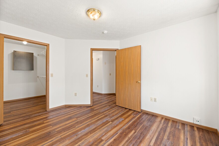 More Photos Of 1894-1898 Springfield Lake Blvd, Akron Apartments For Sale