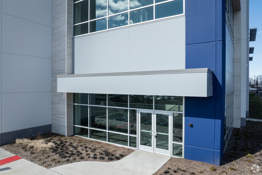 More Photos Of 1098 US-46, Ridgefield Warehouse For Lease