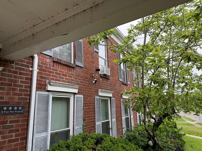 More Photos Of 3303 Riverside Dr, Dayton Apartments For Sale