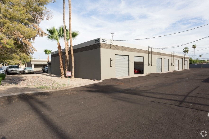 More Photos Of 320 E 10th Dr, Mesa Warehouse For Lease