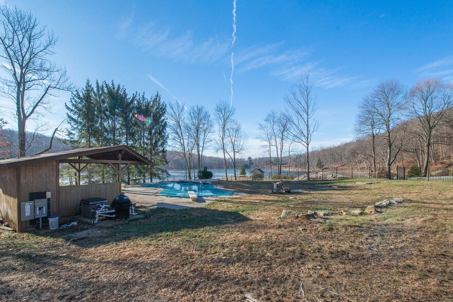 More Photos Of 1 Brook Valley Ter, Kinnelon Winery Vineyard For Sale