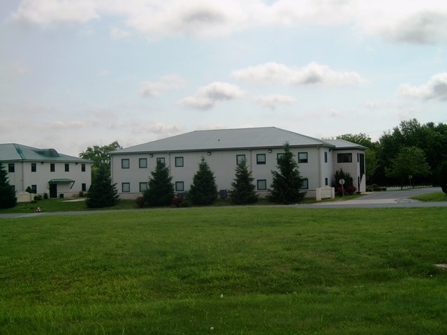 More Photos Of 130 E Burr Blvd, Kearneysville Office For Lease