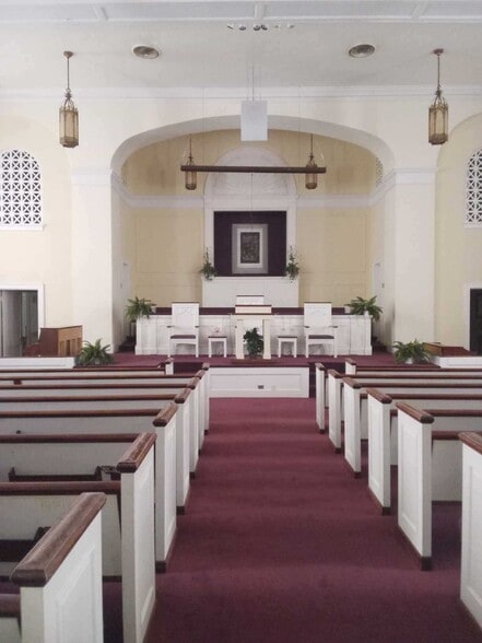 More Photos Of 338 Roanoke Ave, Roanoke Rapids Religious Facility For Sale