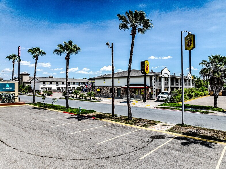 Primary Photo Of 1505 S 9th St, McAllen Hotel For Sale