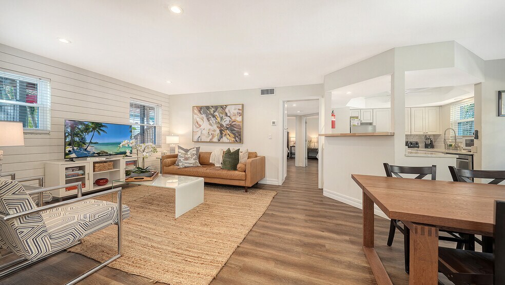 More Photos Of 5610 AVENIDA DEL MARE, Sarasota Specialty For Sale
