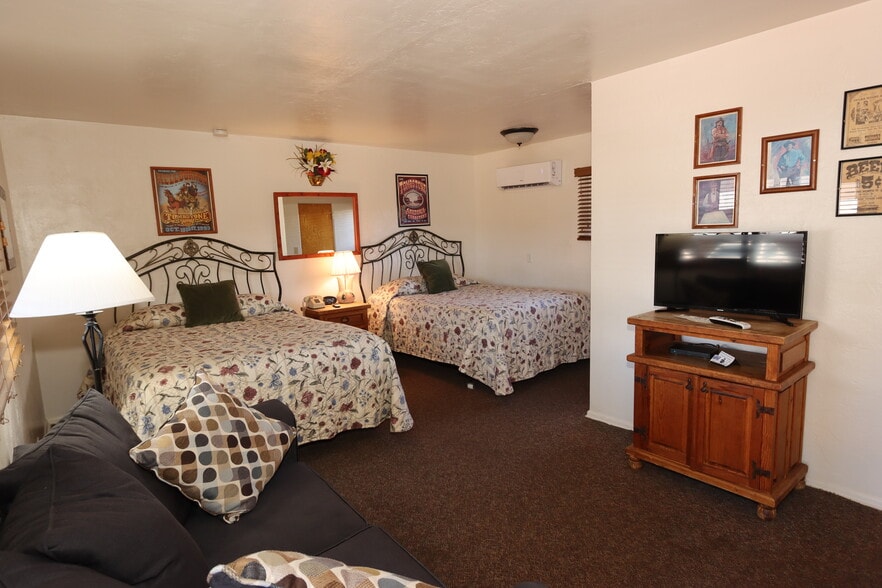 More Photos Of 410 Fremont St, Tombstone Hotel For Sale