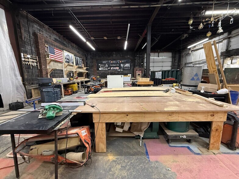 More Photos Of 44-68 Vernon Blvd, Long Island City General Retail For Lease