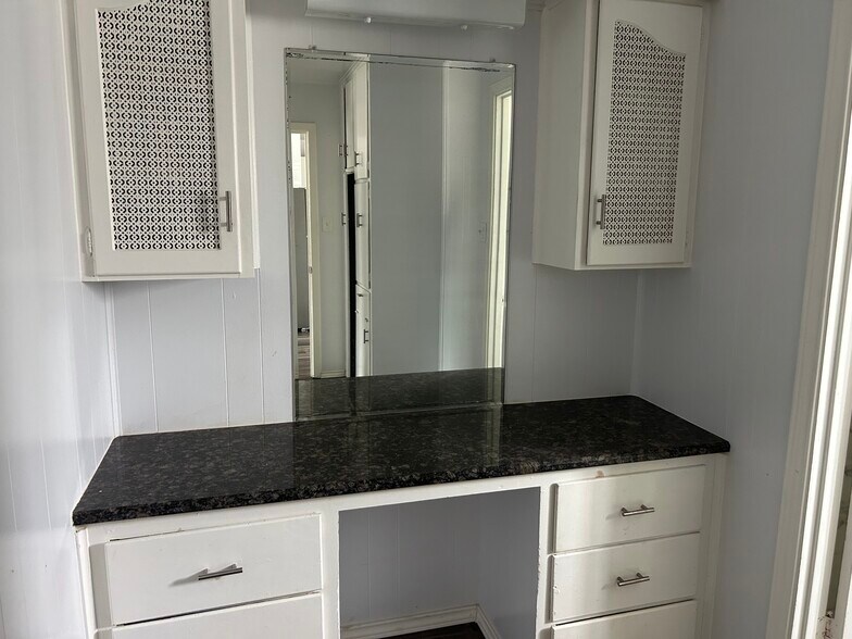 More Photos Of 2266 W Oak St, Denton Apartments For Sale