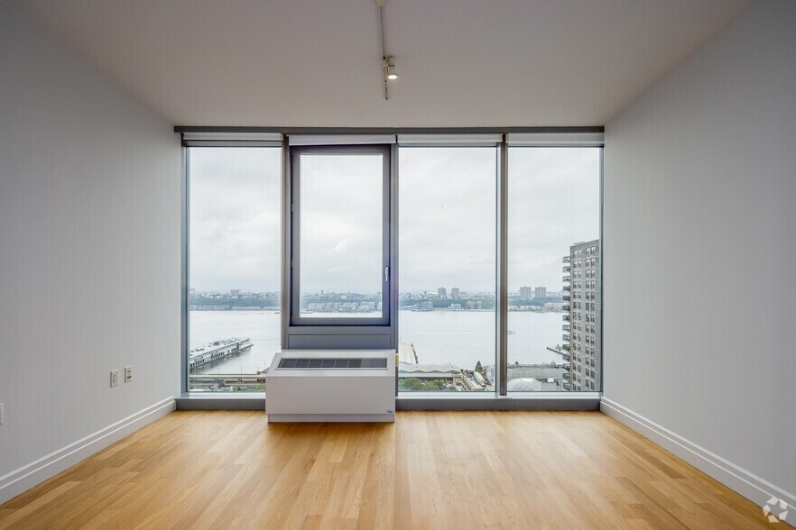 More Photos Of 550 W 54th St, New York Apartments For Lease