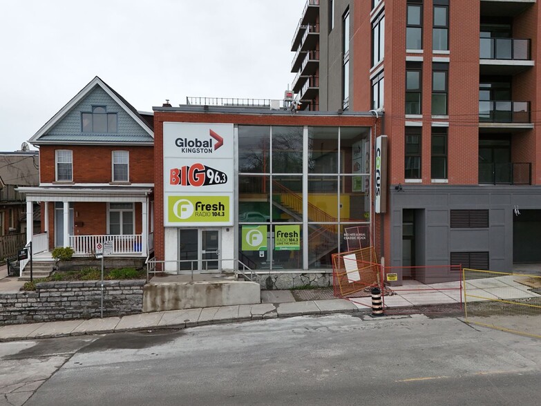 More Photos Of 170 Queen St, Kingston Movie Radio TVStudio For Sale