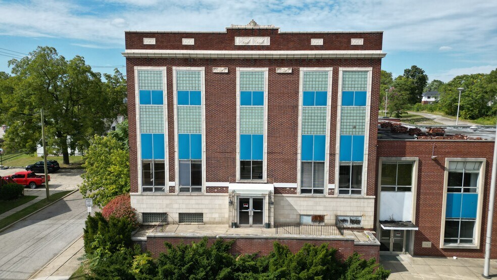 More Photos Of 131 University Dr, Pontiac Health Club For Sale