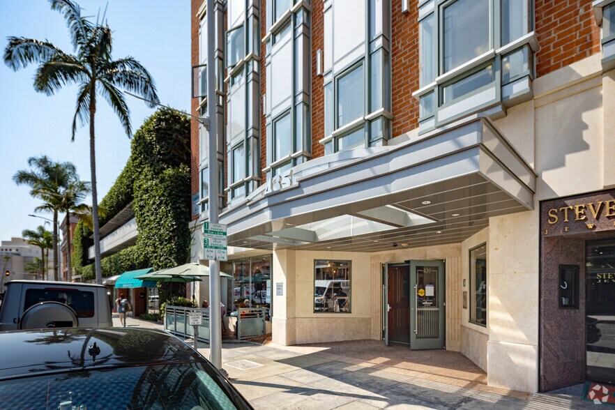 More Photos Of 435-437 N Bedford Dr, Beverly Hills Medical For Lease
