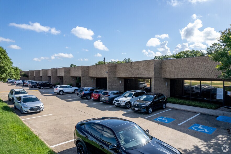 Primary Photo Of 7505-7563 South Fwy, Houston Unknown For Lease