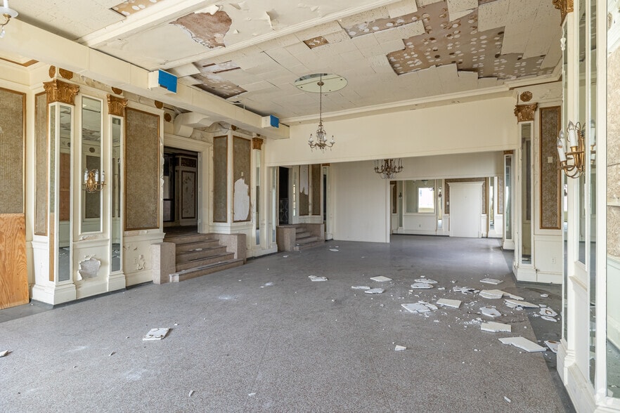 More Photos Of 523 Garrison Ave, Fort Smith Office For Sale