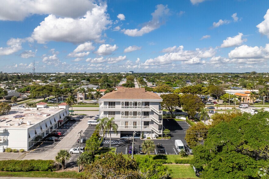 More Photos Of 2790 N Federal Hwy, Boca Raton Office For Lease