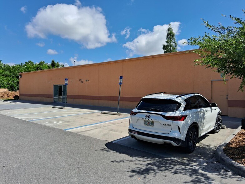 More Photos Of 1038 Aeronautical Dr, Kissimmee General Retail For Lease